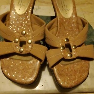 Soft style women's sandles